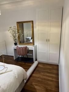 Appartements IDF18 Appartement luxueux Tram Paris 30min : Appartement 2 Chambres