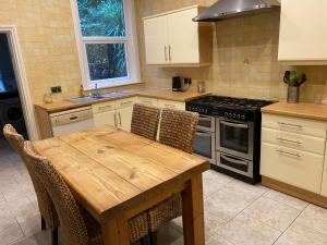 Villa with Park Views close to Liverpool Centre