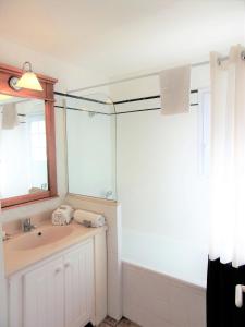 Maisons de vacances Nice 55m in residence with pool and garden ! : photos des chambres