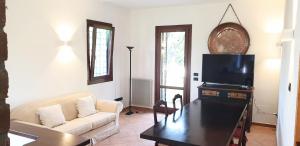 Charming country house by Anthea Homes