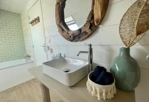 Maisons de vacances Maison Maillots et Bigorneaux, 19 pers, jacuzzi, 40m de la mer : photos des chambres