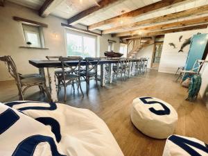 15 pers, jacuzzi, 40m de la mer, 8 chambres, weekends, nuitée, séminaire