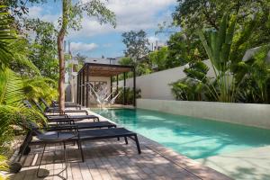 Stylish Condo for 4 Rooftop & Pool Access