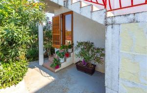 Amazing Apartment In Vrsar With Kitchen 