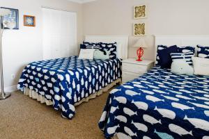 Beachfront & Free Beach Service-Master on Gulf!