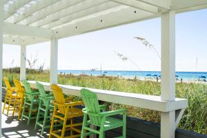 Beachfront with Free BEACH Service!Private balcony