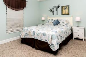 Beachfront! Master on Gulf No Resort Fees! Panama City Beach