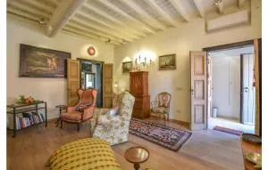 4 Bedroom Cozy Apartment In Mantova - Pampuro