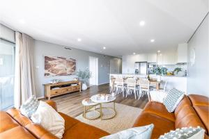 Footprints 1, 6-10 Market Street - Surfside Apartments