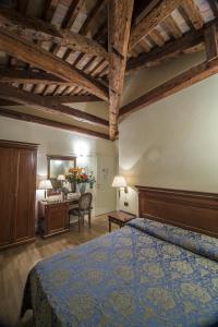 Deluxe Double Room with Canal View room in B&B Le Marie