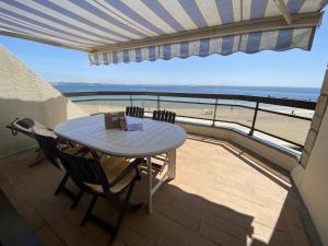 Larmor-Plage T4 Spacieux avec Terrasse, Ascenseur et Parking face à la Mer - FR-1-349-124