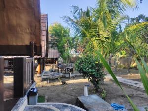 Meno Turtle BUNGALOWS