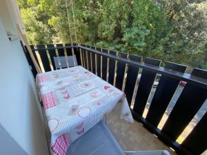 Appartement T2 rénové pour 4 pers, au pied de la plage avec 2 balcons et parking privé, St Georges - FR-1-494-135