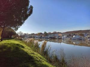 Maisons de vacances LA MAISON FAYARD - 3 pers - Centre Clim Wifi Cosy Garage : photos des chambres