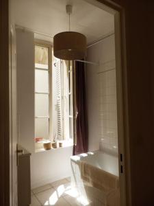 2 pièces dans le centre avec petite terrasse 3***