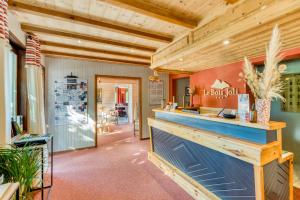 Hôtel Restaurant Le Bois Joli et SPA