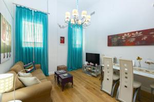 Descalzos city center by Valcambre