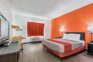 Double Room - Non-Smoking  room in Motel 6-Bridgeview IL