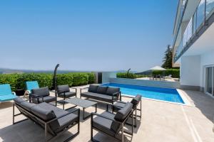 Luxury villa Vista with pool and sea view