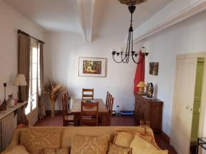 Appartements Remarkable Apartment in Magalas Occitane France : photos des chambres