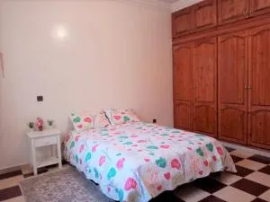 Grand appartement proche de la plage - Ben Sergaoʼu