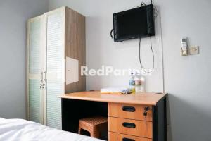 RedDoorz at Victory Homestay Karawaci