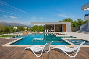 Luxury Villa Arya with 77sqm heated pool, hot-tub, sauna, gym, billiard, playgrounds, 6 bedroom 