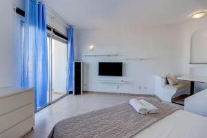 Bonito Estudio Playa Paraíso con vista al mar By Paramount Holidays