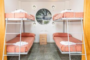 Triple Room with Private Bathroom room in Albergue Inturjoven Jerez De La Frontera