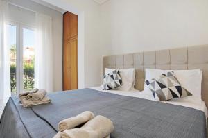 Olympia Holiday Home