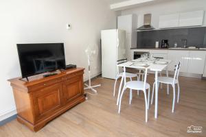 Appartements Hyper centre - wifi - cosy - Gare : Studio Familial - Non remboursable