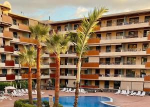 Gecko Apartment with private parking - 1 minutes from the oceanfront!