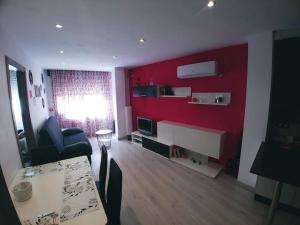 El Vinilo. Aparcamiento exterior gratuito