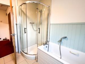 Anniesland Glasgow 1bd Flat - Free Parking