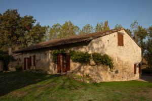 Maisons de vacances Gites de Pehillo - Piscine & vacances nature a Nerac : photos des chambres