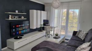 Laura Exclusive, dizajnerski uređen stan, izvrsno opremljen, self check-in