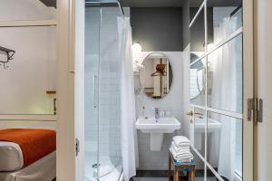 Indoor Twin Room room in Casa Gracia