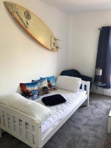 Tywyn seaside apartment with Mountain View