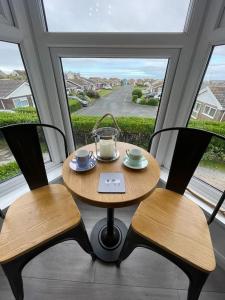 Tywyn seaside apartment with Mountain View