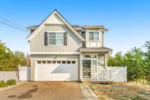 East Bremerton Beauty - Winslow