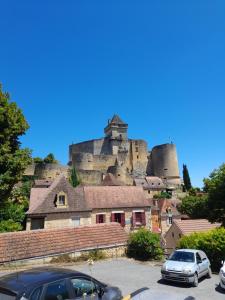 Maisons de vacances La petite maison bleue avec piscine : photos des chambres