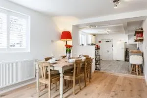 The Old Butcher's Cottage - Corfe Castle