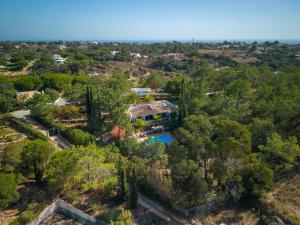 Casa Palmeiras Luxury Tranquil area BBQ Large Pool