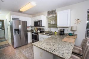 Gulf Island Condominium 321
