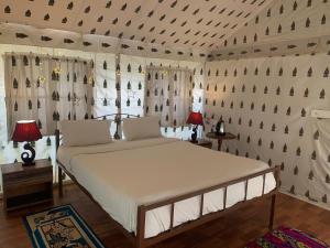Agra Camps and Resort