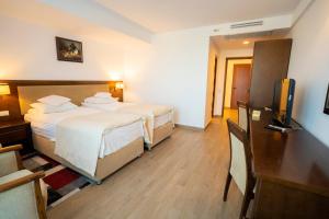 Standard Twin Room room in Hotel Mariko Inn