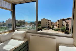 Appartement vue mer climatisé Seaview AC apartment Saint Pierre la Mer