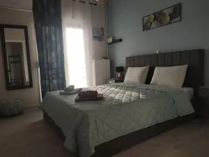 Athens view apartment near Metro station Agia Marina - Atény