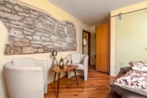 Apartments and rooms with parking space Loborika, Pula - 12983