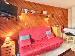Studio confortable, skis aux pieds, balcon, accès piscine chauffée - FR-1-267-242